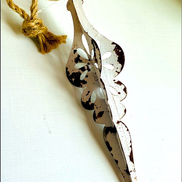 New Anthropologie Shabby Chic Holiday Ornament with Rope Tie - Picture 1 of 15